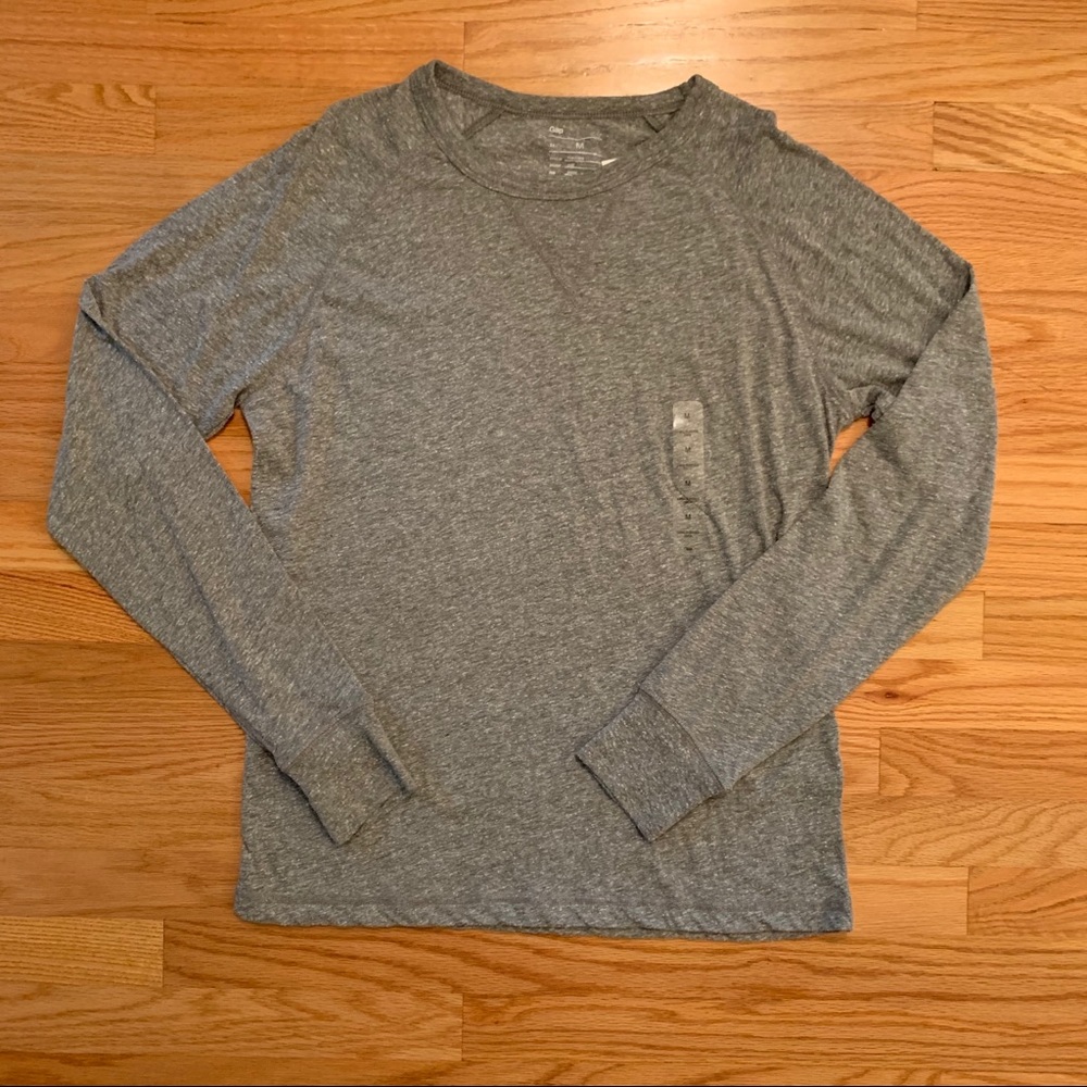 Men’s Gap Gray Long-Sleeve Tee